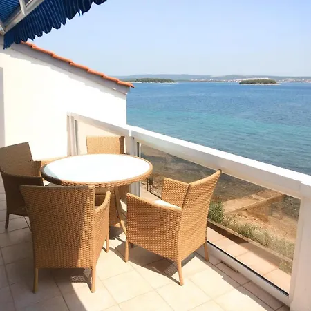 Apartamento By The Sea Tkon, Pasman - 686 Tkon